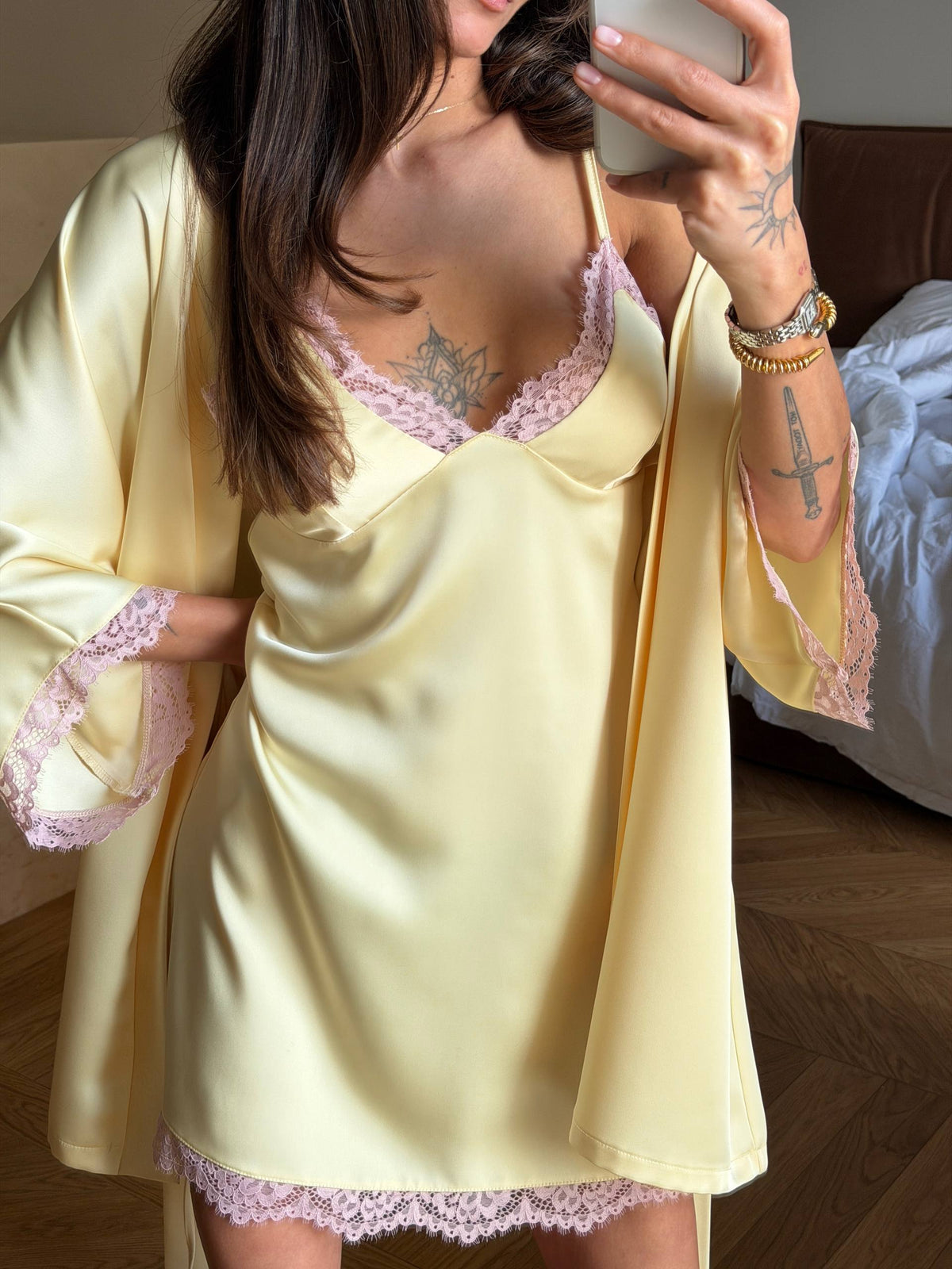 Nuve Lace Peignoir