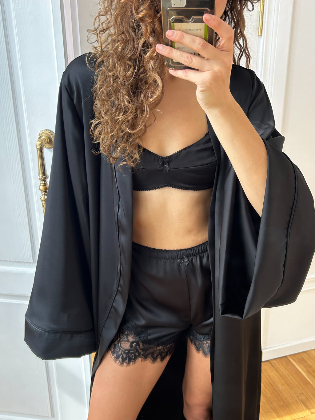 Lunelle in Black