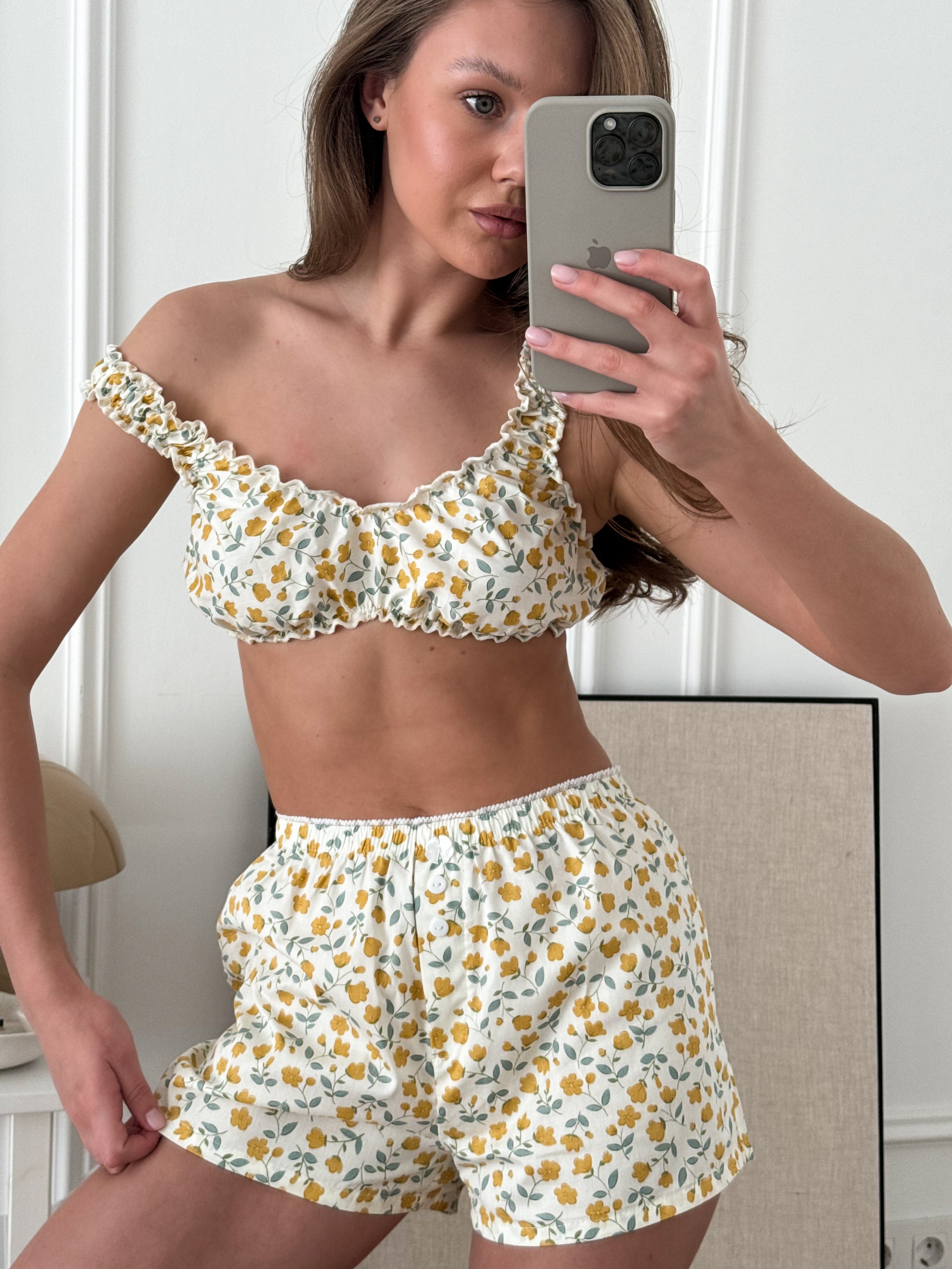 Shorts + top with floral print