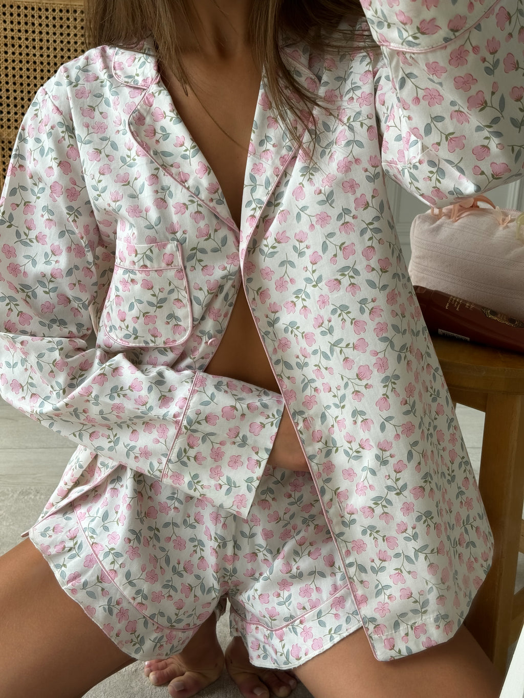 Pajama with delicate pink flowers
