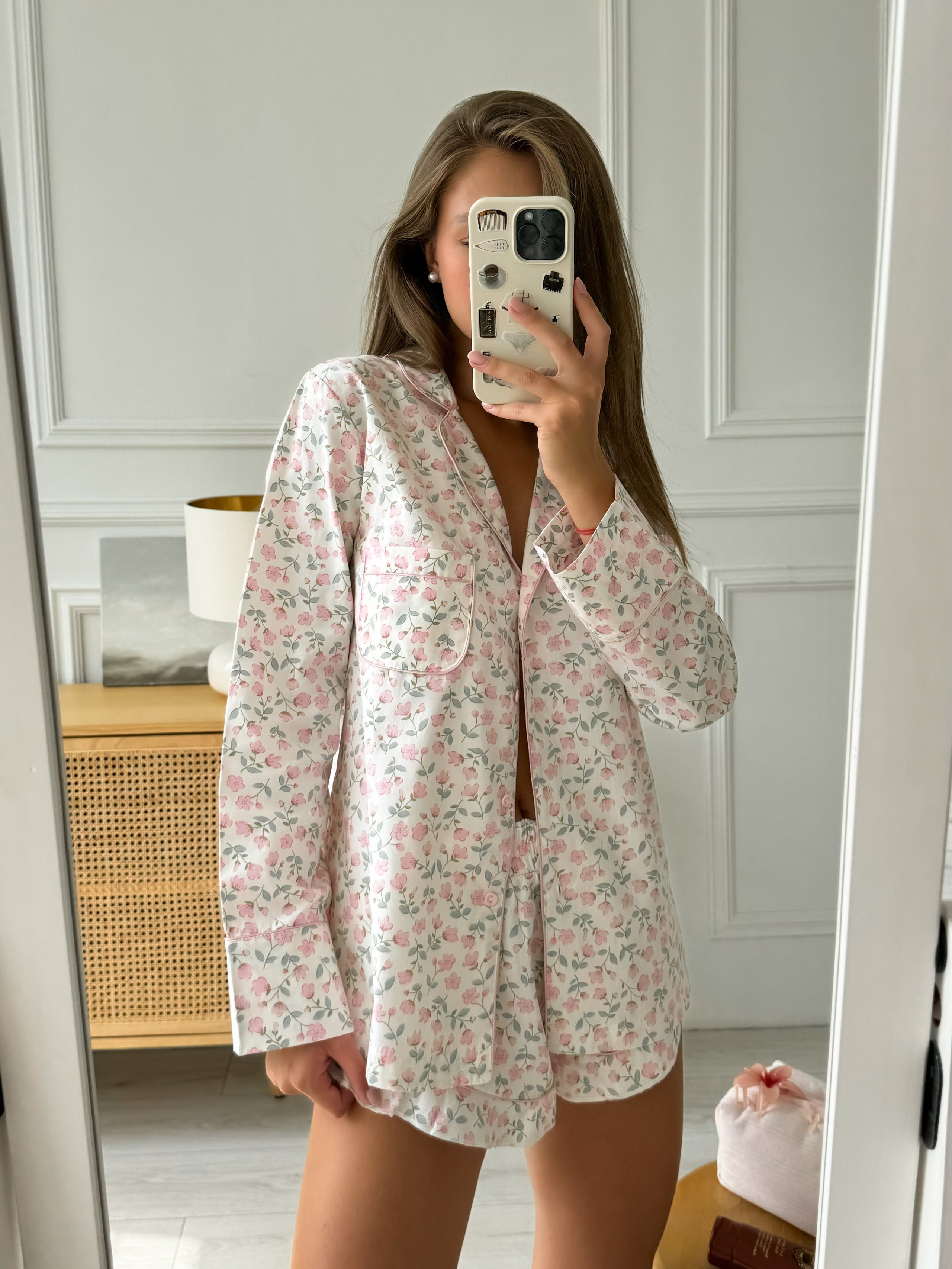 Pajama with delicate pink flowers